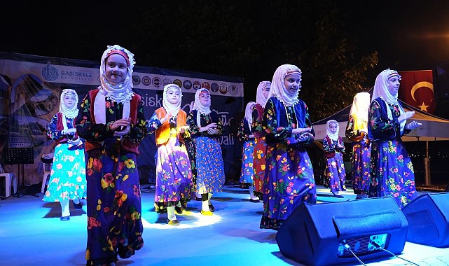Başiskele'de yöresel kültürler festivalde buluştu
