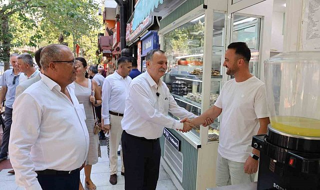 Başkan Balaban, Karaköy'de esnaf ziyareti yaptı