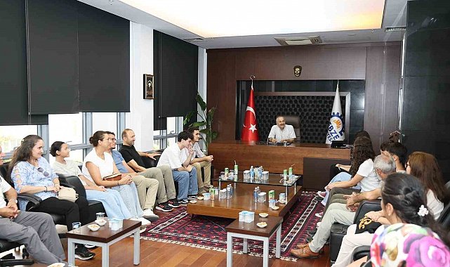Başkan Büyükgöz, YKS'de ilk bine giren öğrencileri ağırladı