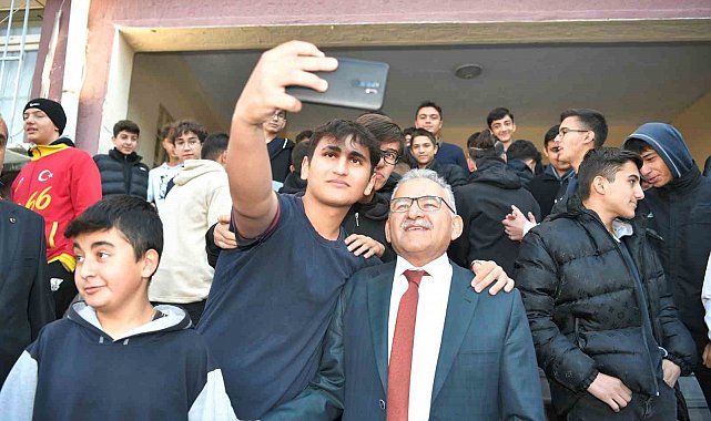 Başkan Büyükkılıç'tan müjde: Öğrencilere ulaşım kartı desteği