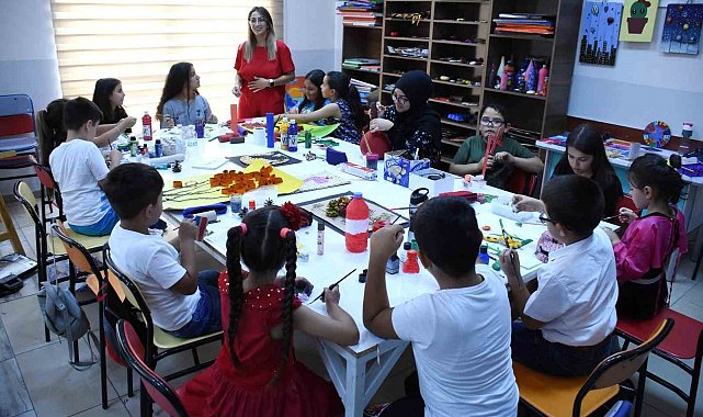 Başkan Çolakbayrakdar, "Türkiye'yi yarınlara taşıyacak nesilleri yetiştiriyoruz"