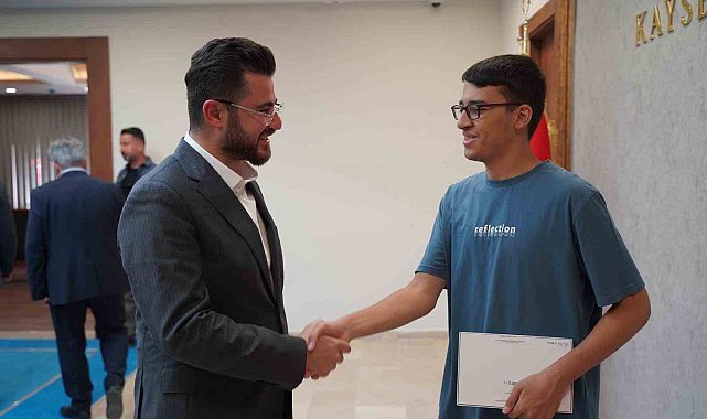 Başkan Okandan, YKS Sayısal Türkiye 3.'sü ile bir araya geldi