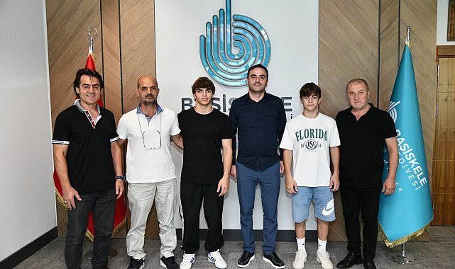 Başkan Özlü başarılı sporcuları ağırladı