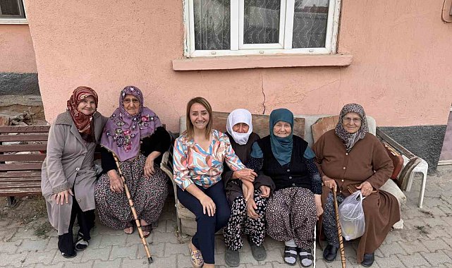 Başkan Tekin'den kadınlara çat kapı ziyaret