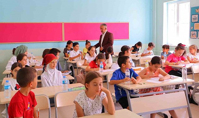 Bayburt'ta yaz Kur'an kursu öğrencileri bilgide yarıştı