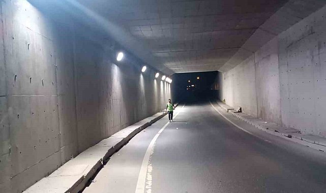 Belediye ekipleri güvenli ulaşım için sahada