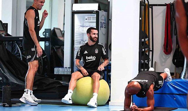 Beşiktaş, günün ikinci antrenmanını salonda yaptı