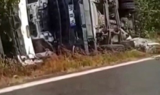 Beton mikseri fındık tarlasına devrildi: Sürücü yaralandı