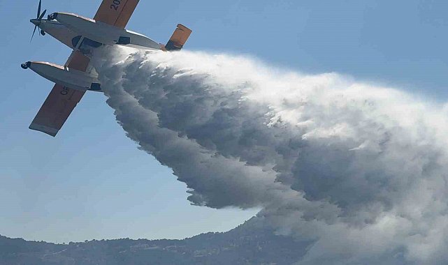 Bodrum'da uçaklardan alevlere su bombardımanı