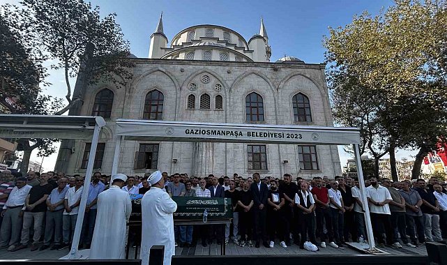 Boğaziçi Üniversitesi'nde öldürülen 15 yaşındaki Hilal son yolculuğuna uğurlandı