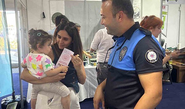Bolu'da polis ekipleri vatandaşları bilgilendirdi