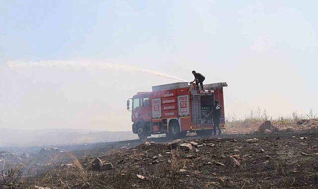 Boş arazide çıkan yangın yerleşim birimlerine sıçramadan söndürüldü