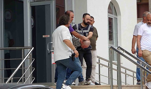 Boşanmak üzere olduğu eşini öldüren şahıs sorgusunun ardından adliyeye sevk edildi