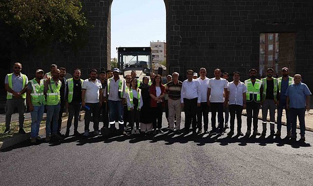 Bucak, asfalt çalışmasını yerinde inceledi