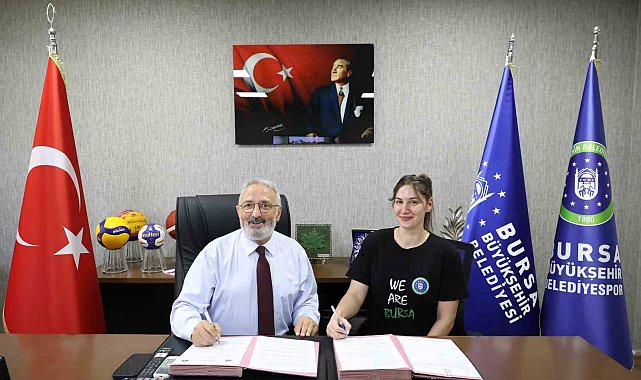 Bursa Büyükşehir Belediyespor Kadın Hentbol Takımı'nda imzalar atıldı
