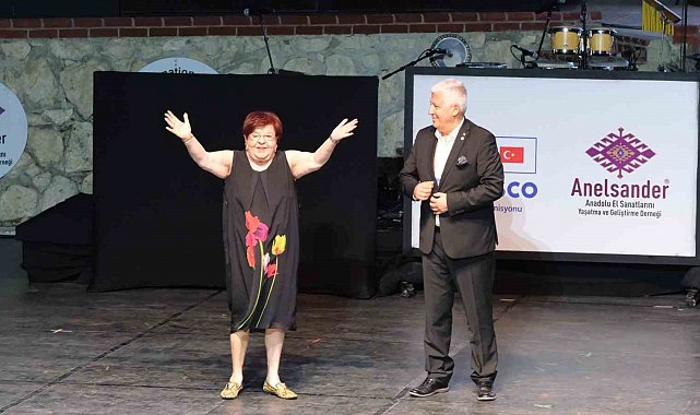 Büyükçekmece'de 2 sanatçıya "Yaşam Boyu Başarı Ödülü" verildi