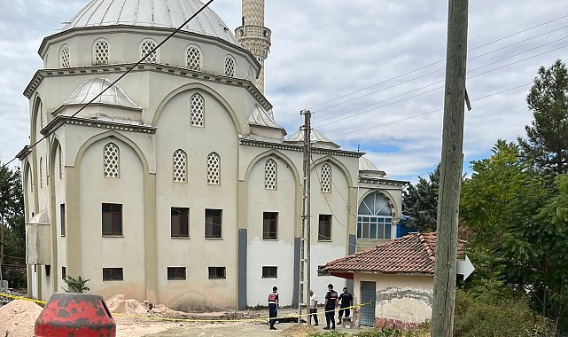 Cami kubbesinden düşen şahıs hayatını kaybetti