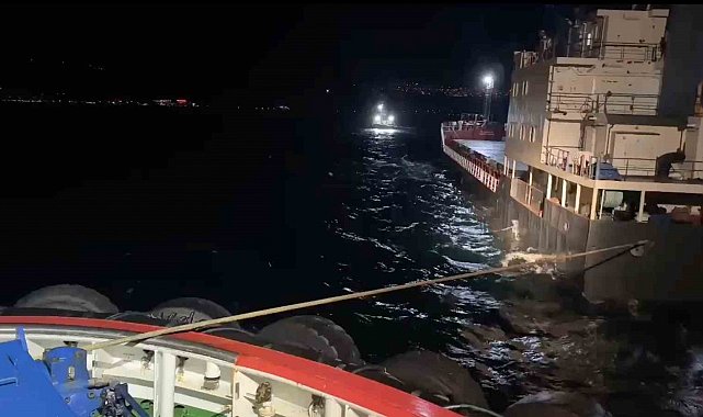 Çanakkale Boğazı'ndan geçen kuru yük gemisi makine arızası yaptı