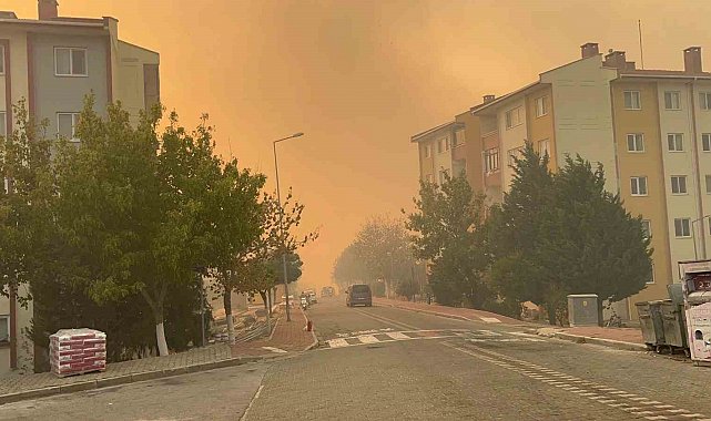 Çanakkale şehir merkezi dumanlara teslim oldu, sokaklar boşaltılıyor