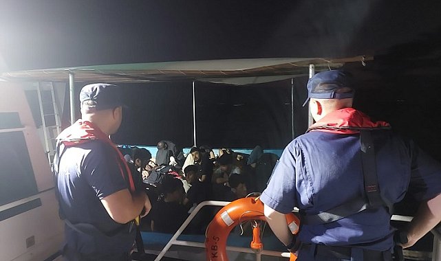 Çanakkale'de 56 kaçak göçmen ve 4 göçmen kaçakçısı yakalandı