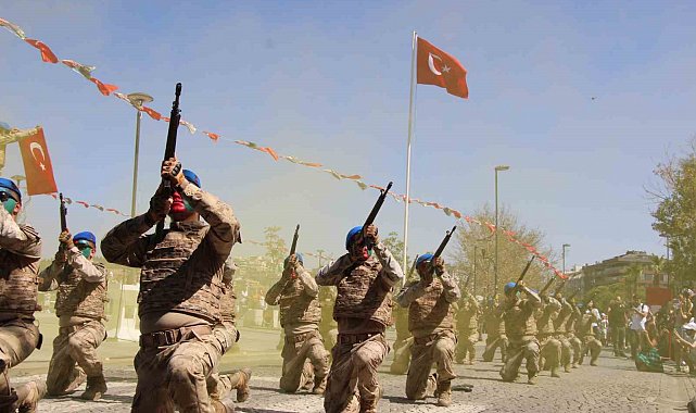 Çanakkale'de Zafer Bayramının 103'üncü yıl dönümü coşkuyla kutandı