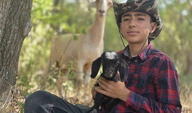 Çantasında taşıdığı oğlağı ile gönülleri ısıtmıştı, şimdi oğlağına isim arıyor