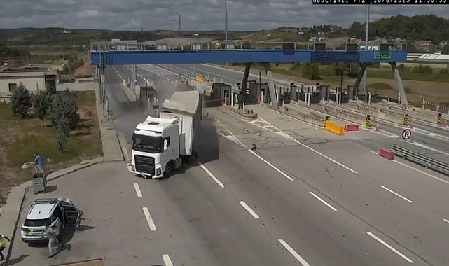 Çekmeköy'deki tır kazası güvenlik kamerasına yansıdı