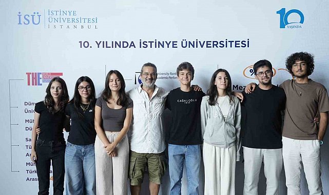CERN liseler arası Demet Hattı yarışmasını kazanan öğrenciler İstinye Üniversitesi'nde buluştu