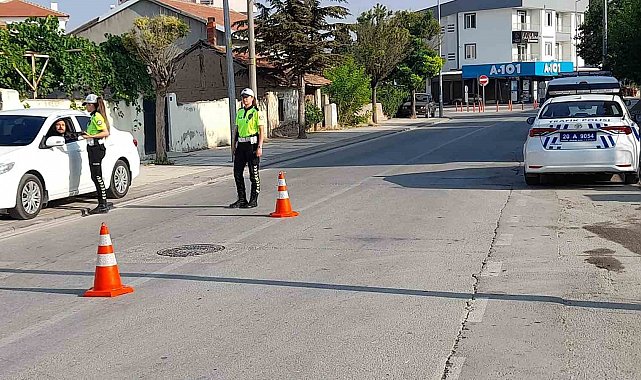 Çivril'in trafik güvenliği kadın trafikçilere emanet