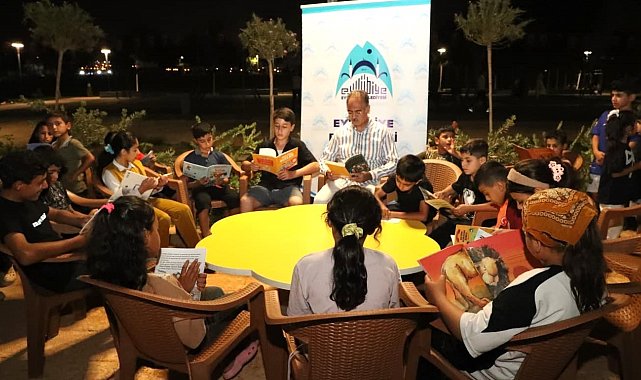 Çocuklar ve gençler gezici kütüphane etkinliğinde buluştu