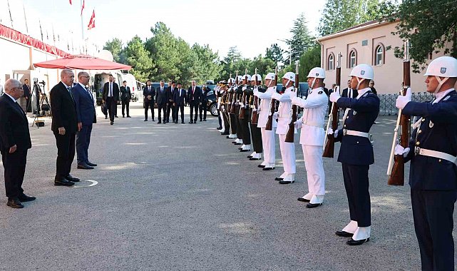 Cumhurbaşkanı Erdoğan: "Elhamdülillah 9 yıl gibi kısa bir sürede imkansız denileni başardık. FETÖ ihanet çetesinin askeri eğitim sistemimizde sebep olduğu tahribatı ziyadesiyle telafi ettik"