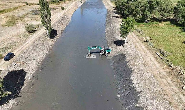 Değirmencik köyündeki dere yatağı temizlendi