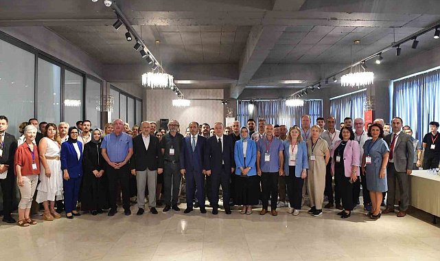 Denizli'de asırlık çınarların yaşam kalitesini arttırmak için çalıştay düzenlendi