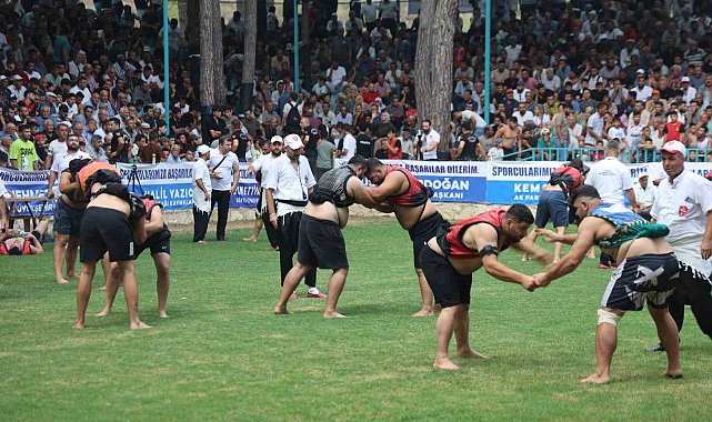Depremin yaralarının sarıldığı Hatay'da aba güreşi heyecanı yaşandı