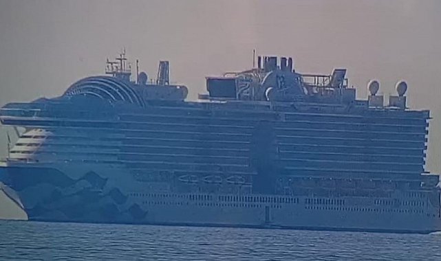 Dev yolcu gemisinden düşen Kenyalı aranıyor