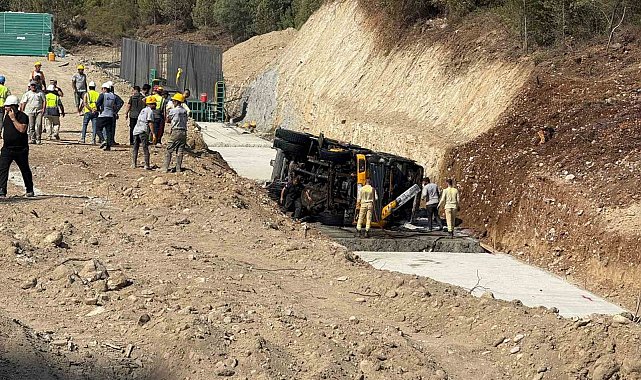 Devrilen vinçte yangın çıktı, ilk müdahaleyi orman ekipleri yaptı