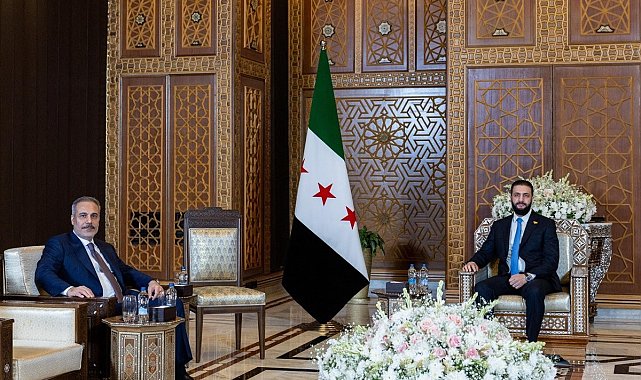 Dışişleri Bakanı Fidan, Suriye Cumhurbaşkanı Şara ile bir araya geldi