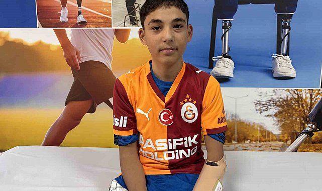 Doğuştan kolu olmayan Mehmet Efe'nin hem kolu takıldı hem de en büyük hayali gerçekleşti