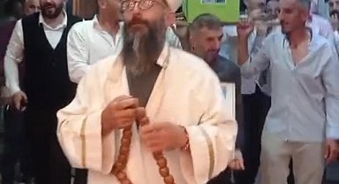 Düğün salonuna tabutla girdiler