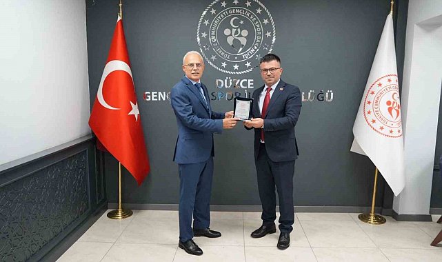 Düzce Gençlik ve Spor İl Müdürlüğü'nde devir teslim töreni gerçekleştirildi
