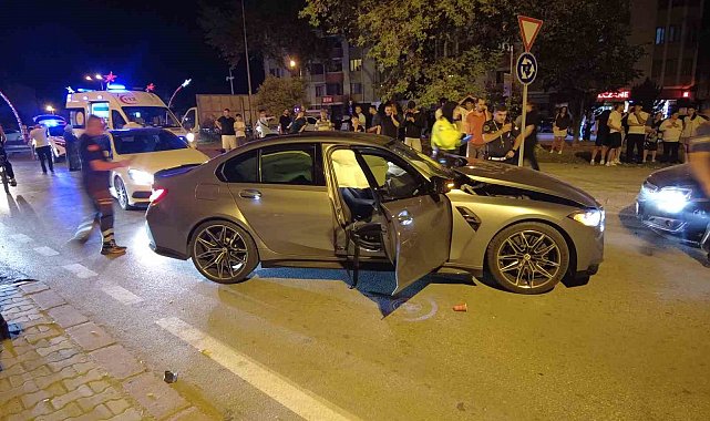 Edirne'de iki otomobil çarpıştı: 3 yaralı