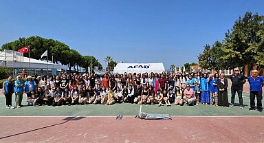 Efeler Gençlik Kampı'nda öğrencilere afet farkındalık eğitimi