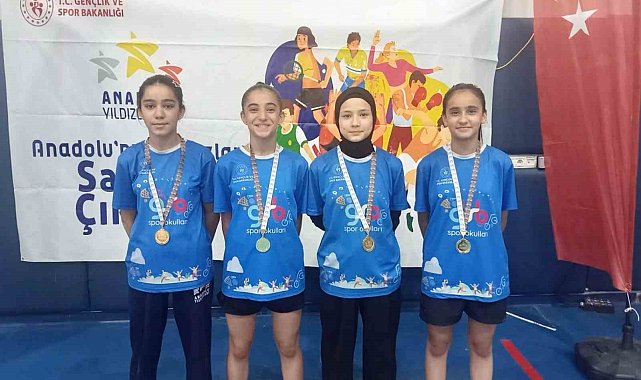 Elazığ badminton takımı büyük başarıya imza attı
