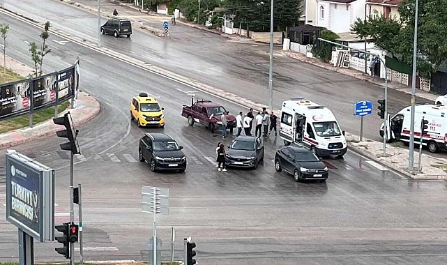Elazığ'da zincirleme trafik kazası: 1 yaralı