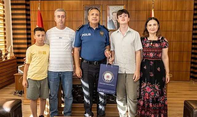Emniyet Müdürü Yılmaz'dan LGS'de başarılı olan öğrencilere tebrik