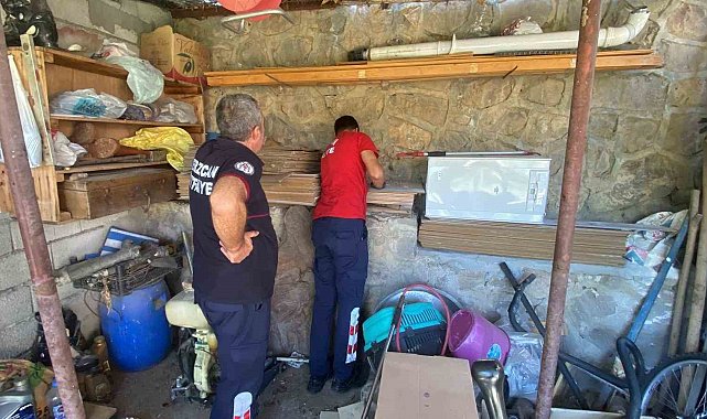 Erzincan'da boruya sıkışan yavru kediyi itfaiye kurtardı