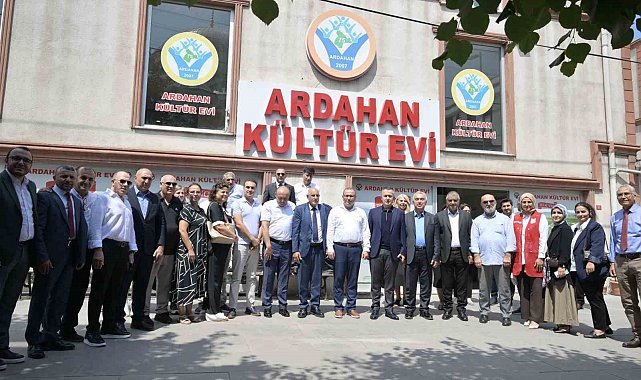 Esenyurt Belediye Başkan Vekili Aksoy, kahvaltı programında hizmetleri anlattı