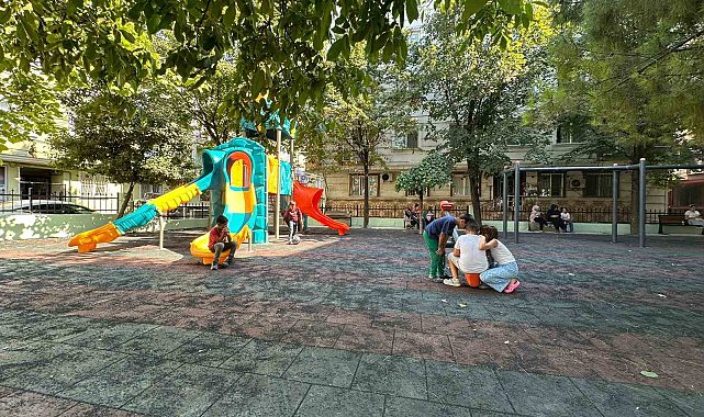 Esenyurt'ta yenilenen Sümbül Sokak Parkı açıldı