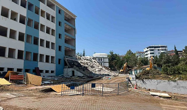 Eski devlet hastanesi polikliniği yıkılıyor yerine psikiyatri servisi kurulacak