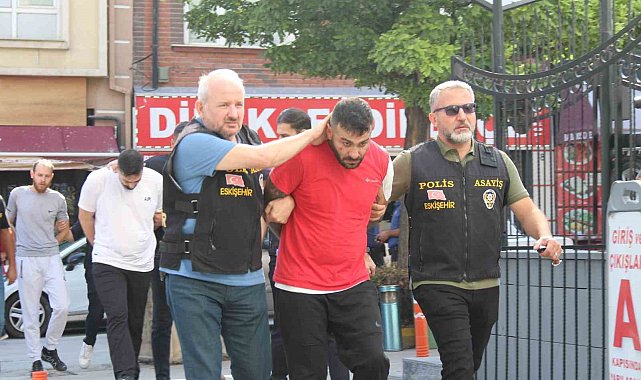 Eskişehir'deki silahlı saldırının şüphelileri hakim karşısında